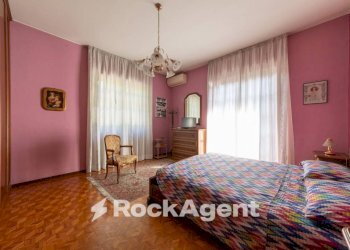 Camera da letto - Villa via E. H. Grieg, Saronno - photo 12