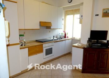 Cucina - Appartamento via Giovanni Verga, 4, Loano - foto 8