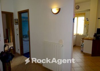 Corridoio - Appartamento via Giovanni Verga, 4, Loano - foto 12