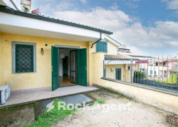 Facciata - Villa a Schiera via Tito Livio, Guidonia Montecelio - foto 28