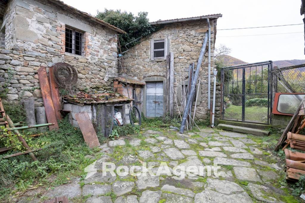 Facciata - Stable - Palace Località Villa Regnano, Casola in Lunigiana - photo 2