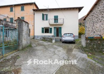 Posto macchina - Stabile - Palazzo Località Villa Regnano, Casola in Lunigiana - foto 1