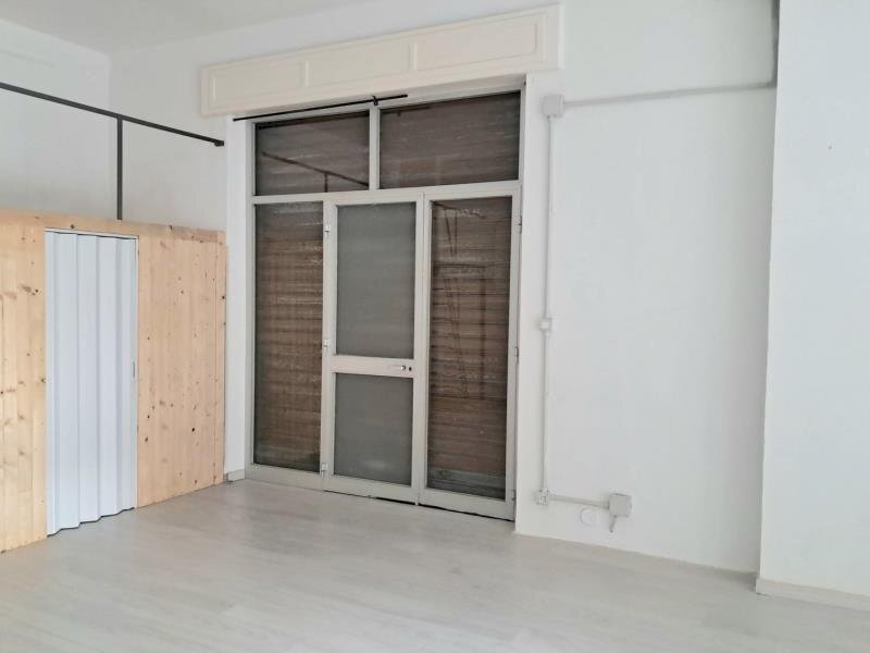 Locale Commerciale Savona (zona Villapiana) - foto 3