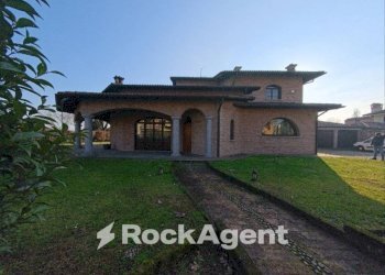 Giardino - Villa via I. Rabin, 59, Casalpusterlengo - foto 1