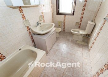 Bagno - Appartamento via Giuseppe Simili, 1, Gravina di Catania - foto 17