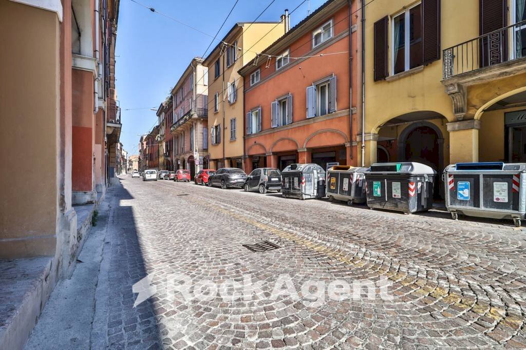 Zona - Food - Gastronomy Bologna (neighborhood Centro Storico) - photo 1