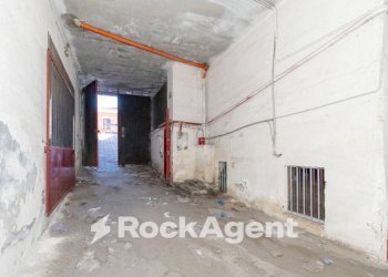 Magazzino - Garage - Autosilos - Parking via Pietro Maroncelli, 2-6, Catania - photo 9