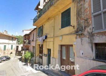 Facciata - Magazzino via delle Cartiere, 7, Ronciglione - foto 1