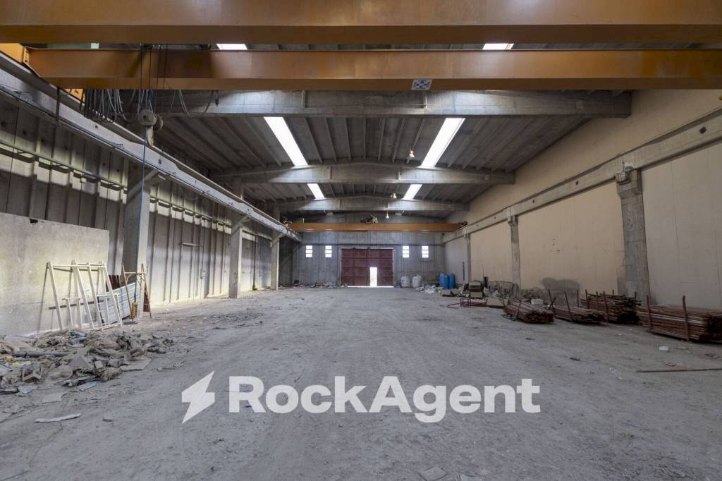 Interno non residenziale - Shed strada Statale 107 Silana Crotonese, Crotone - photo 2