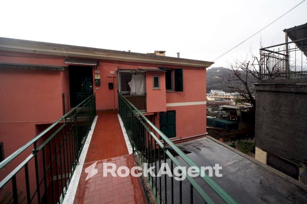 Balcone - Appartamento via Campodonico, 35, Genova (zona Bolzaneto) - foto 2