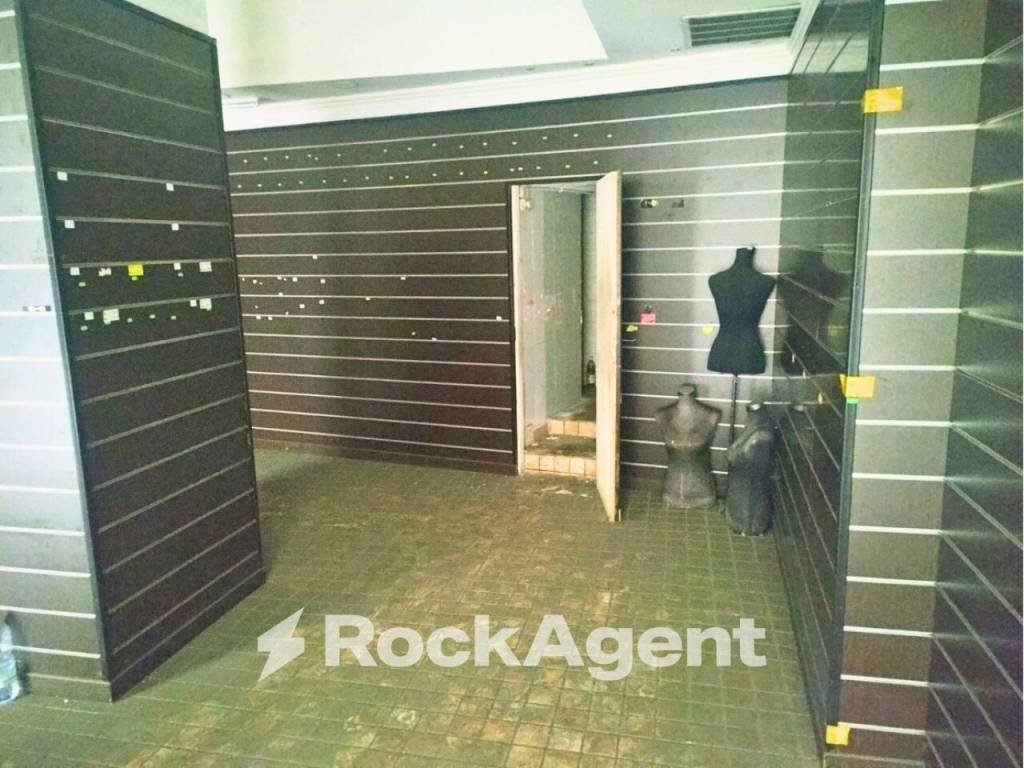 Bagno - Shop via Nazionale, 180, Roma (neighborhood Centro Storico) - photo 1