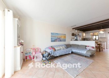 Salone - Appartamento via Campenave, 76, Genova (zona Voltri) - foto 15