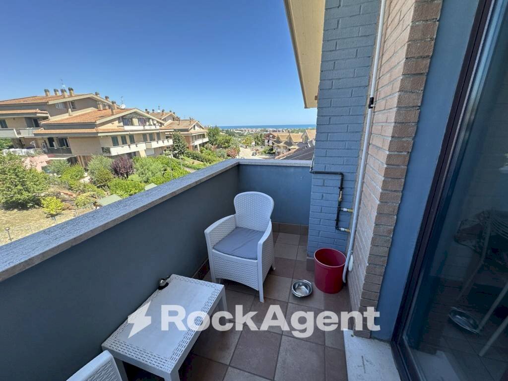 Terrazzo - Appartamento via Levante, 32, Città Sant'Angelo - foto 2