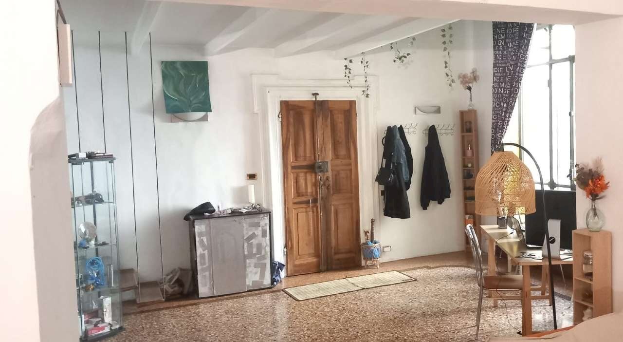 ingresso - Appartamento strada Maggiore, Bologna (zona Centro Storico) - foto 1