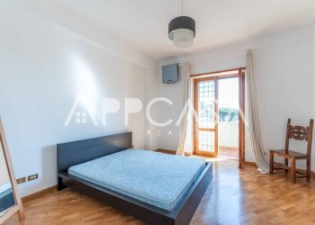 Camera da letto - Three-room apartment via Costantiniana, 8, Roma - photo 25