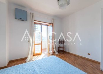 Camera da letto - Three-room apartment via Costantiniana, 8, Roma - photo 27