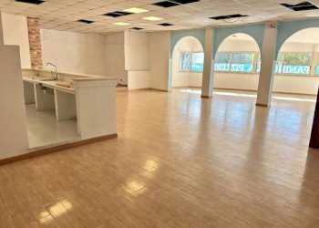 Interno non residenziale - Negozio via di Villa Claudia, 46, Anzio - foto 1