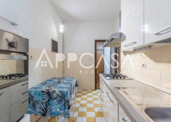 Cucina - Bilocale via Lucrino, 41, Roma - foto 11