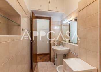 Bagno - Bilocale via Lucrino, 41, Roma - foto 21