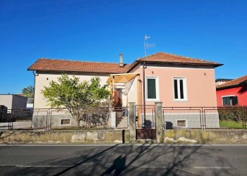 Casa indipendente Via strusiglia, Ivrea - foto 6