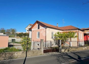 Casa indipendente Via strusiglia, Ivrea - foto 1