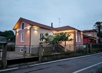 Casa indipendente Via strusiglia, Ivrea - foto 33