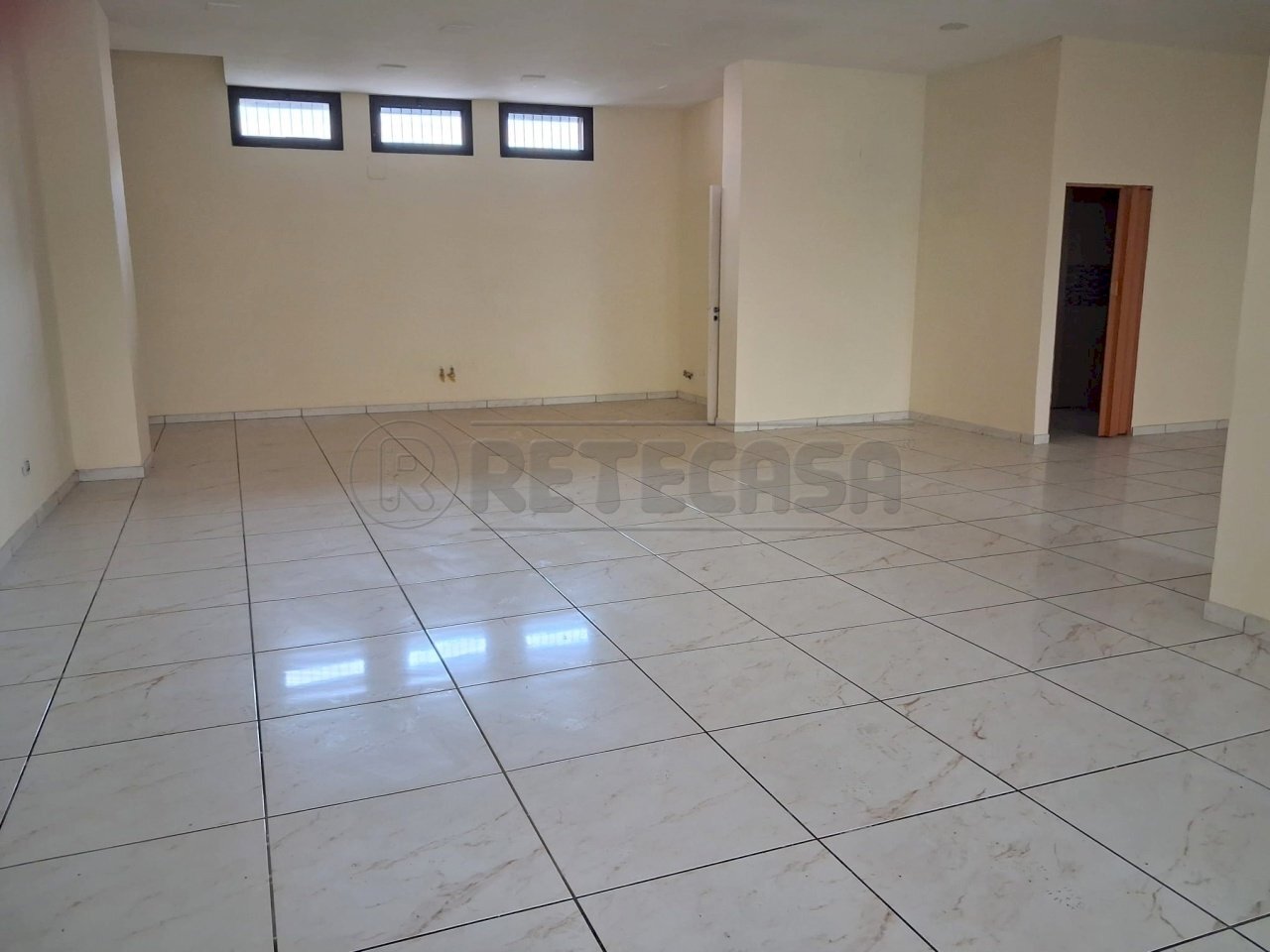 1.jpeg - Locale Commerciale Via Guglielmo Marconi, Marcianise - foto 2