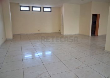 1.jpeg - Locale Commerciale Via Guglielmo Marconi, Marcianise - foto 2