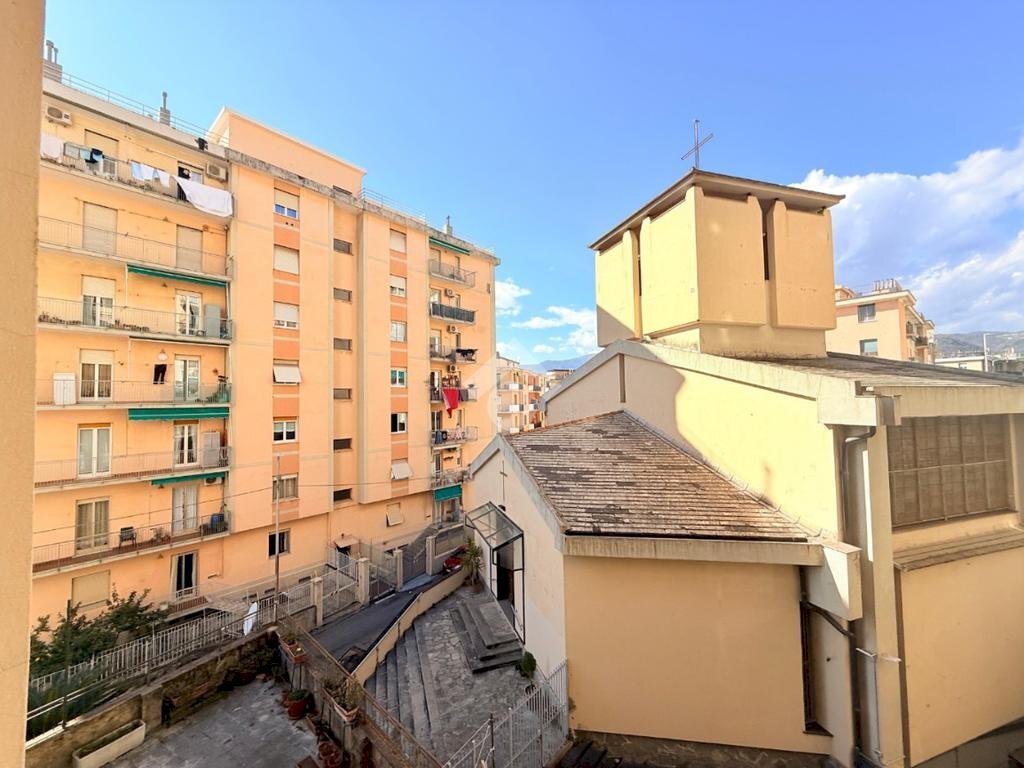 Appartamento Via L. Calda, Genova (zona Borzoli) - foto 1