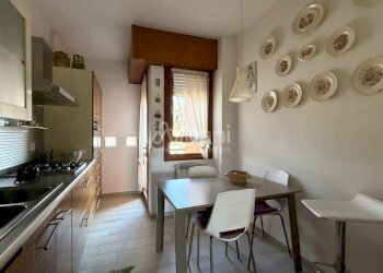 MS88_pentalocale in vendita con posto auto gia\' ar - Apartment Aulla - photo 2