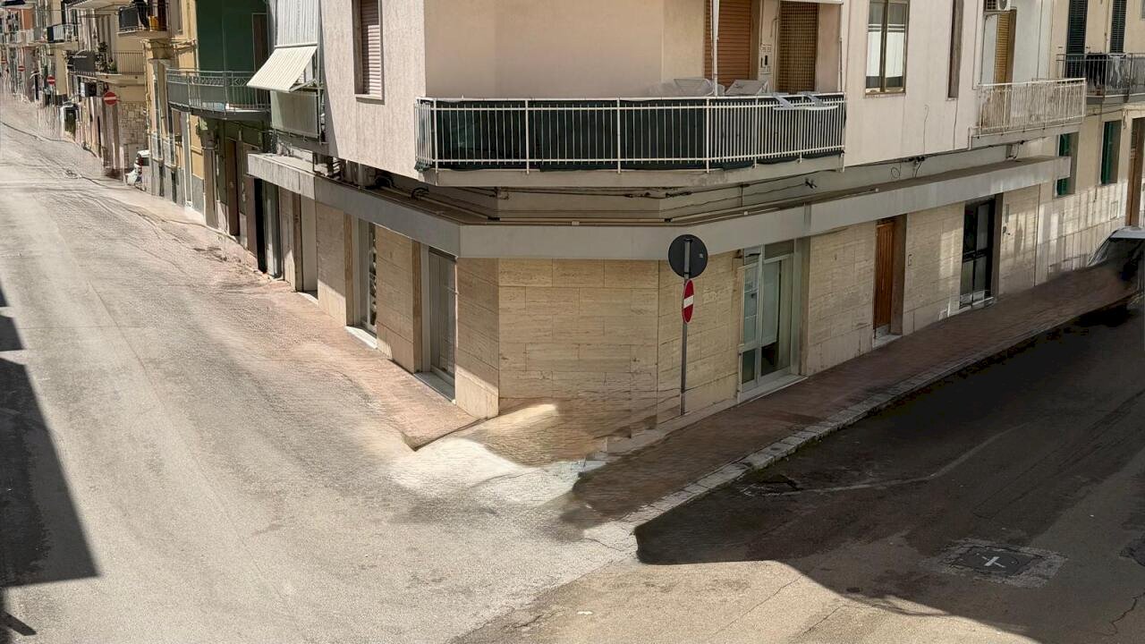 prospetto esterno - Locale Commerciale Via Luigi Finamore Pepe 29, Monopoli - foto 1