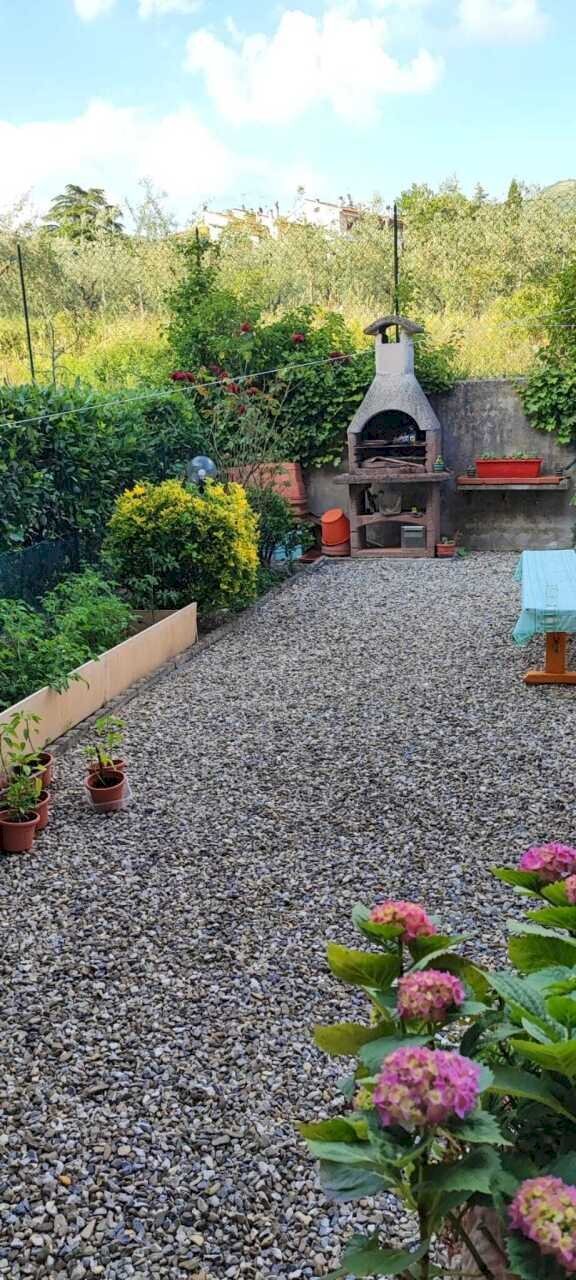 giardino - Quadrilocale Via della Quercia, Vaiano - foto 1