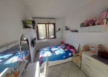 camera da letto - Four-room apartment Via della Quercia, Vaiano - photo 18