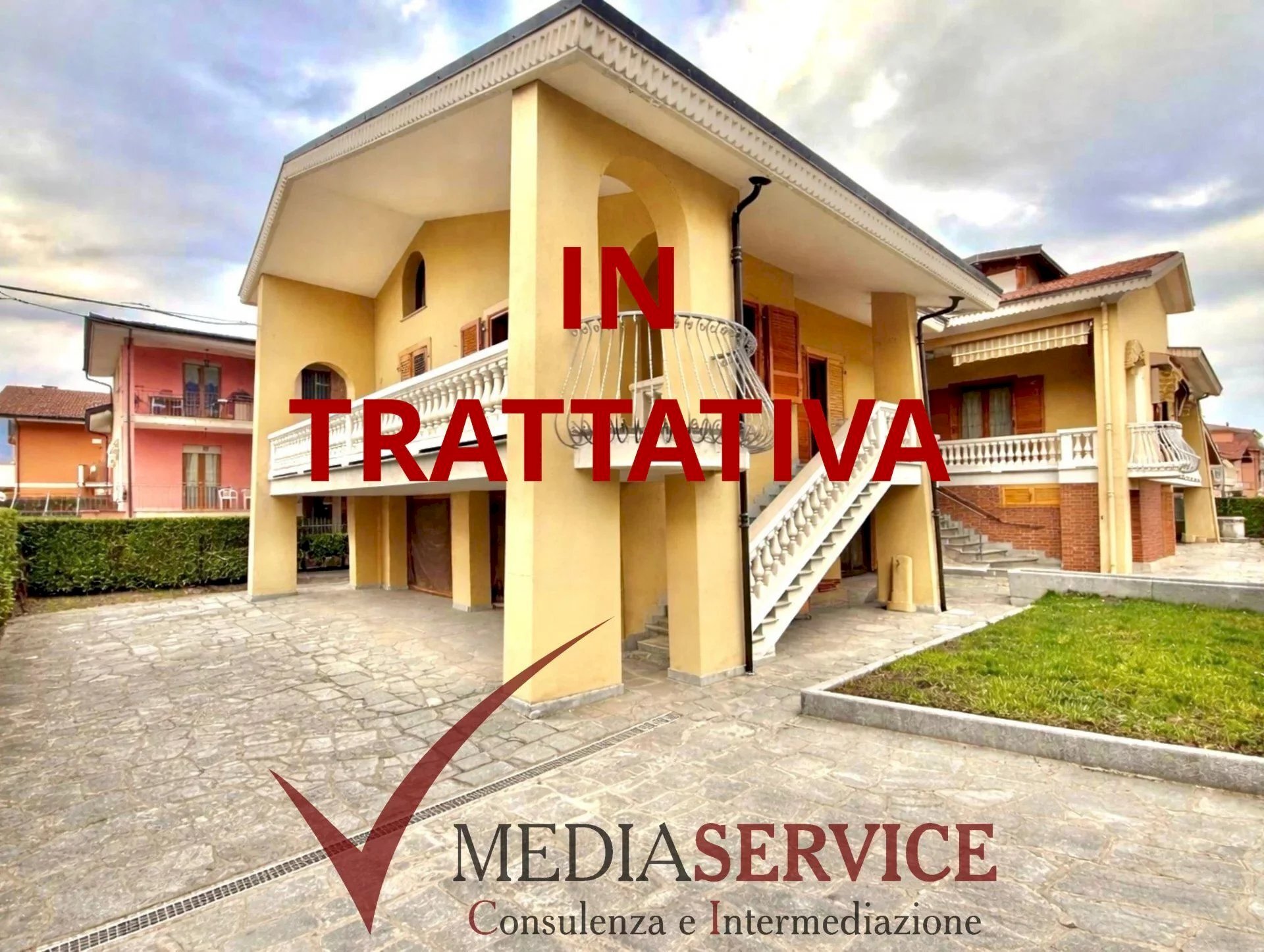 Villa a Schiera Via della Repubblica, Roccavione - foto 1