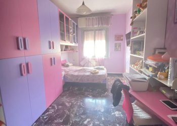 Quadrilocale Via Stefanina Moro, Genova (zona Quezzi) - foto 2