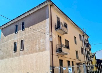 Three-room apartment Via Giacinto Menotti Serrati, San Giuliano Milanese - photo 1