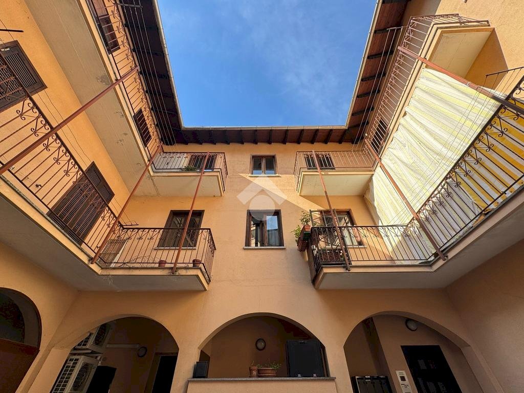 Four-room apartment Via Santa Maria, Oleggio - photo 1