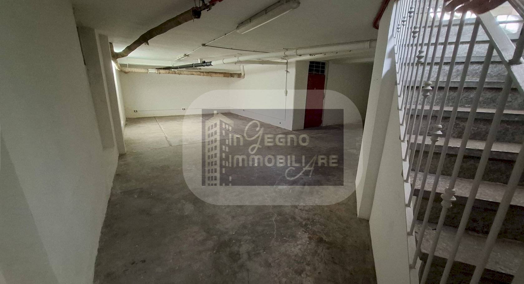 Negozio Rotonda Piero Maroncelli, Torino (zona Nizza Millefonti) - foto 3