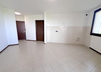 One-room apartment Malalbergo - photo 1