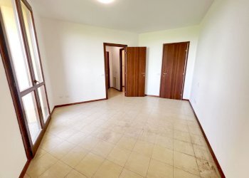 One-room apartment Malalbergo - photo 10