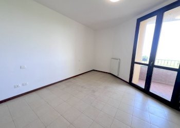 One-room apartment Malalbergo - photo 12