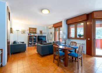 Sala da pranzo - Three-room apartment via Carlo Bertinazzi
 
25, Roma - photo 2