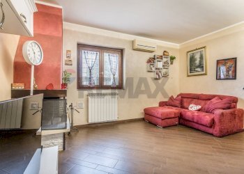 Soggiorno - Three-room apartment via avola, Roma - photo 16