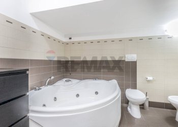 Bagno - Three-room apartment via avola, Roma - photo 31