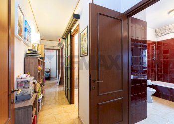 Hall / corridoio - Quadrilocale VIA LONDRA
4, Ciampino - foto 12