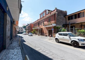 Edificio all\'aperto - Three-room apartment Morlupo - photo 22