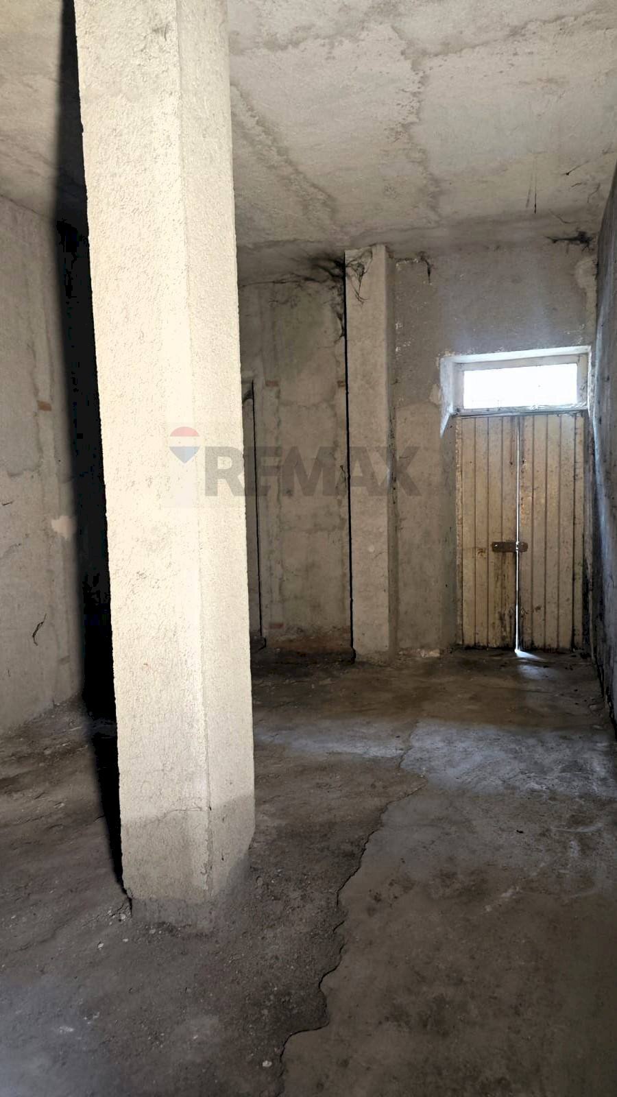 Parcheggio - Locale Commerciale Via Vesuvio
31, Paterno - foto 3