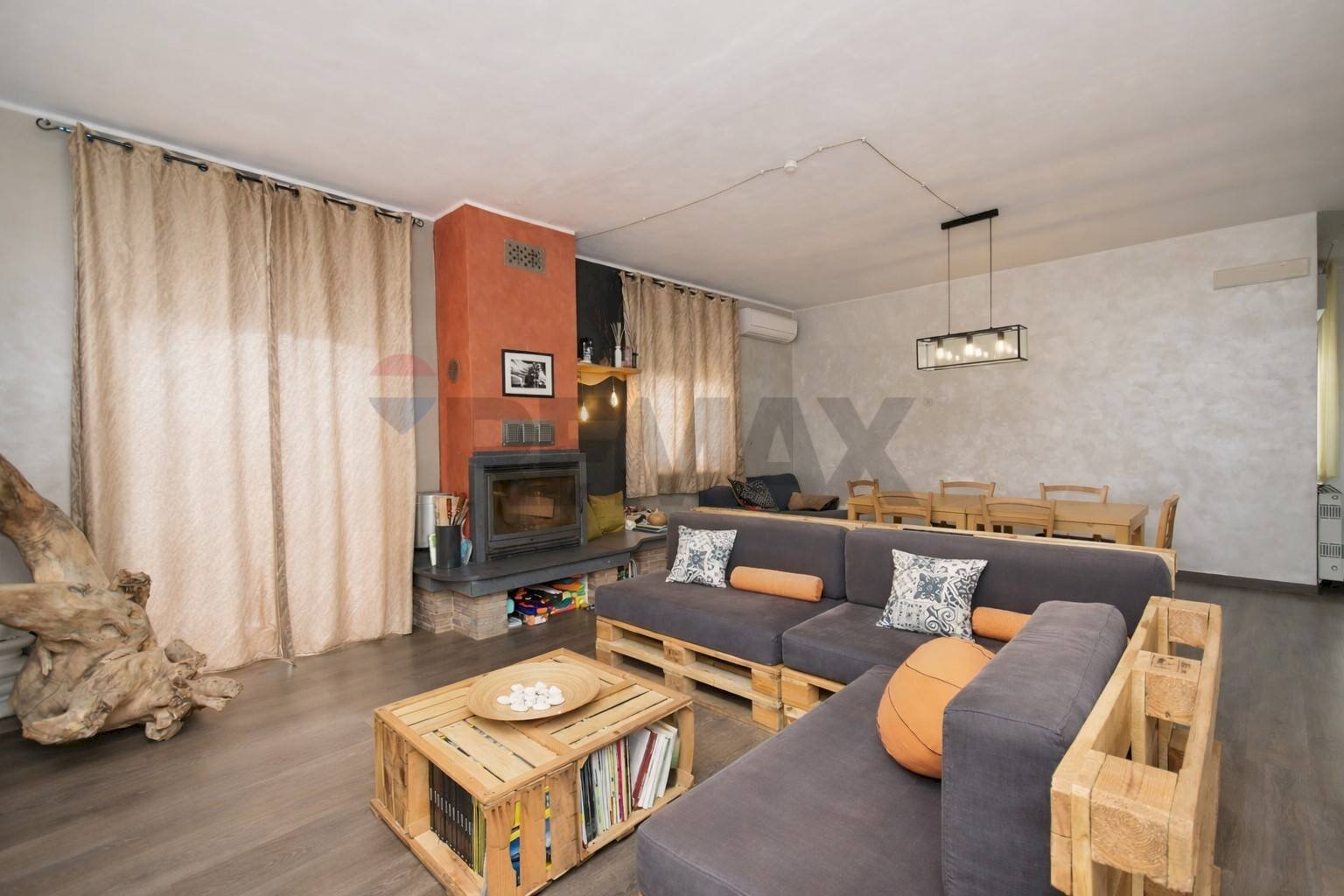 Sala da pranzo - Apartment Via Luigi Orlando
 
152, Giarre - photo 3