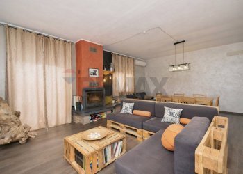 Sala da pranzo - Appartamento Via Luigi Orlando
 
152, Giarre - foto 3