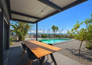 Terrazza - Villa Vico primo/Via Savoca
 
36, Santa Teresa di Riva - foto 2